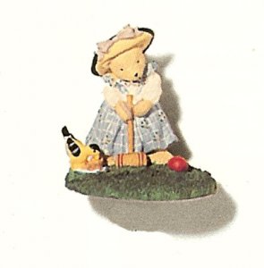 NABCO Figurine Muffy High Tea