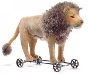 STEIFF Lion On Wheels 1909