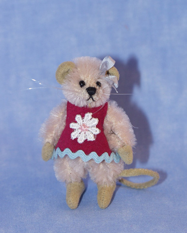 Deb Canham Mice Pinky - Click Image to Close