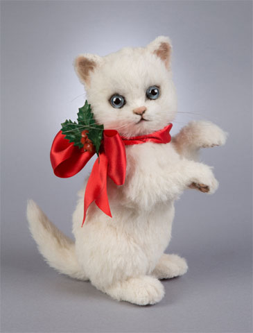 R. John Wright "Holly" Christmas Kitten - Click Image to Close