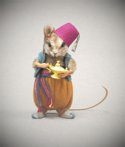 R. John Wright Aladdin Mouse - Click Image to Close