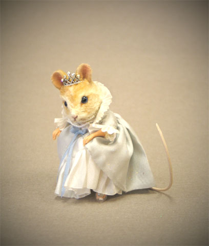 R. John Wright Cinderella Mouse - Click Image to Close