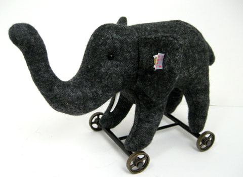 STEIFF CLUB Elephant on Wheels 2004* - Click Image to Close